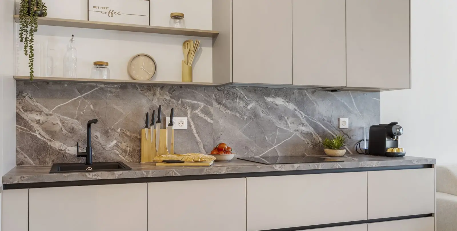 Venta de apartamento en planta baja en Estepona 9