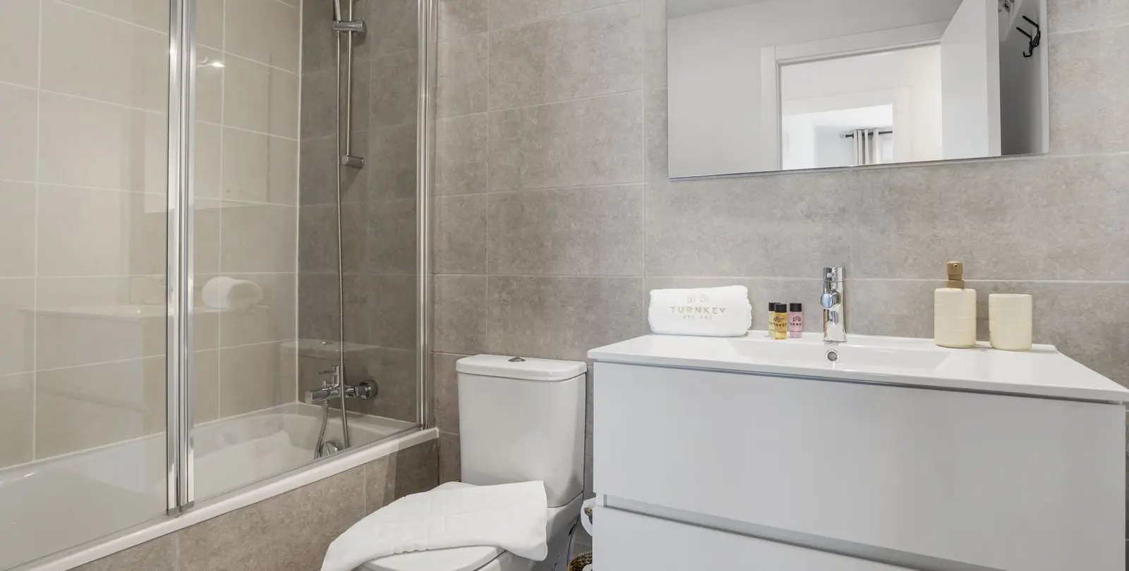 Venta de apartamento en planta baja en Estepona 12