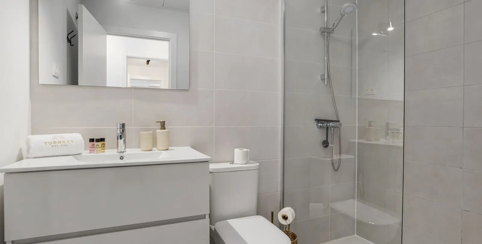 Venta de apartamento en planta baja en Estepona 16