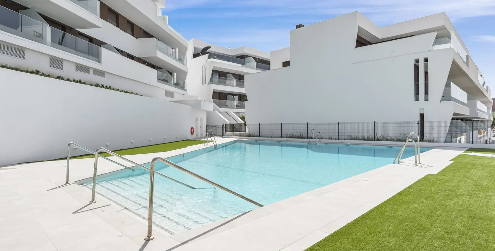 Venta de apartamento en planta baja en Estepona 24