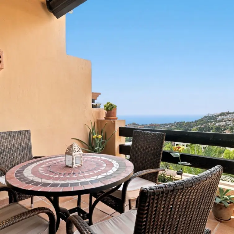 Sale of middle floor apartment in Benalmadena