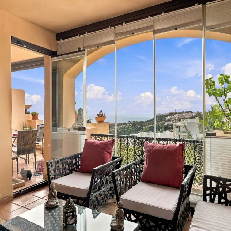 Sale of middle floor apartment in Benalmadena