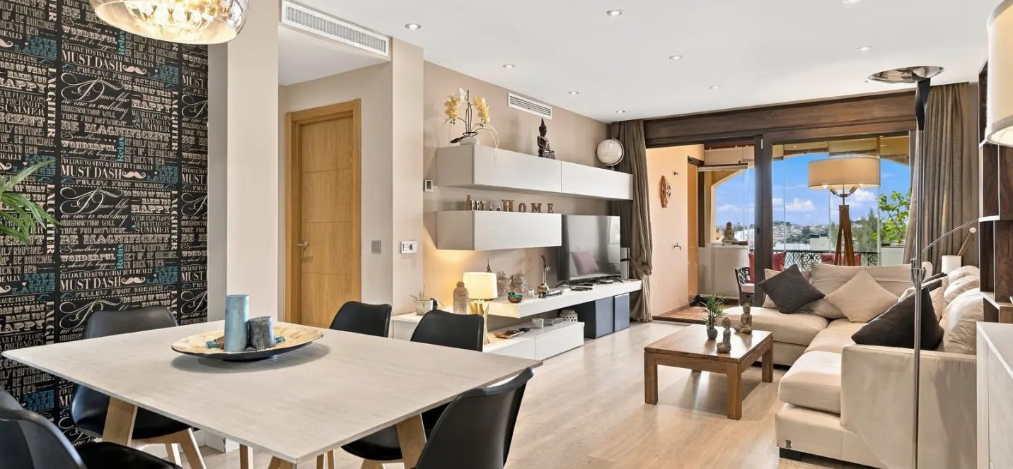 Sale of middle floor apartment in Benalmadena 2