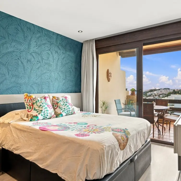 Sale of middle floor apartment in Benalmadena