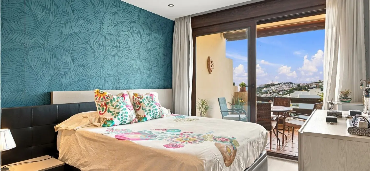 Sale of middle floor apartment in Benalmadena 3