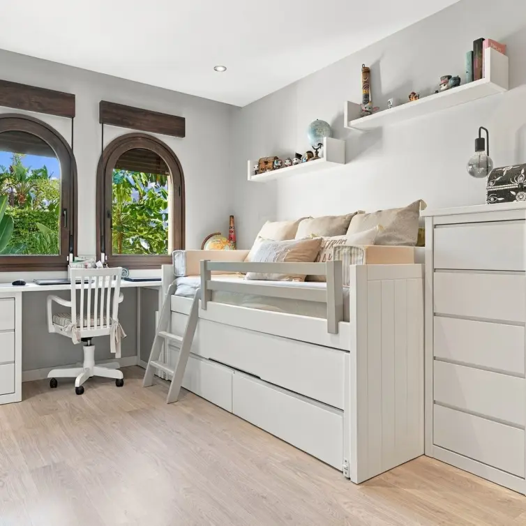 Sale of middle floor apartment in Benalmadena