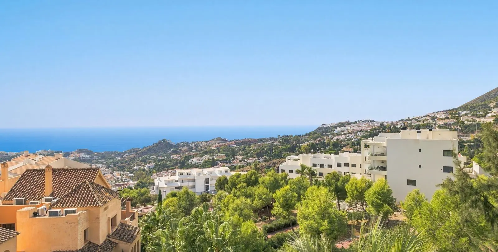 Sale of middle floor apartment in Benalmadena 9