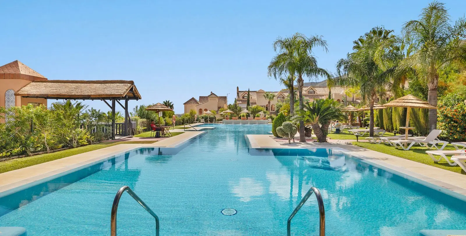 Sale of middle floor apartment in Benalmadena 10