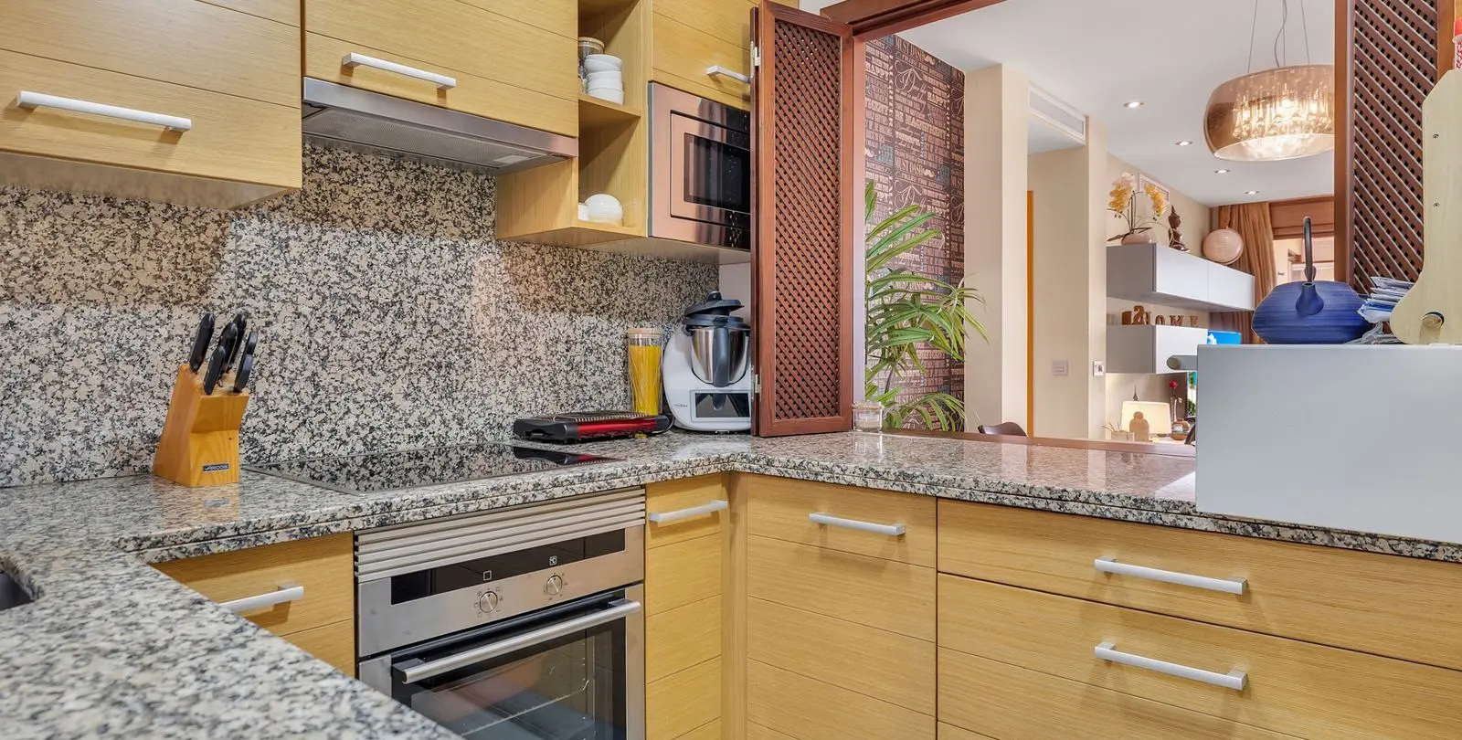 Sale of middle floor apartment in Benalmadena 20