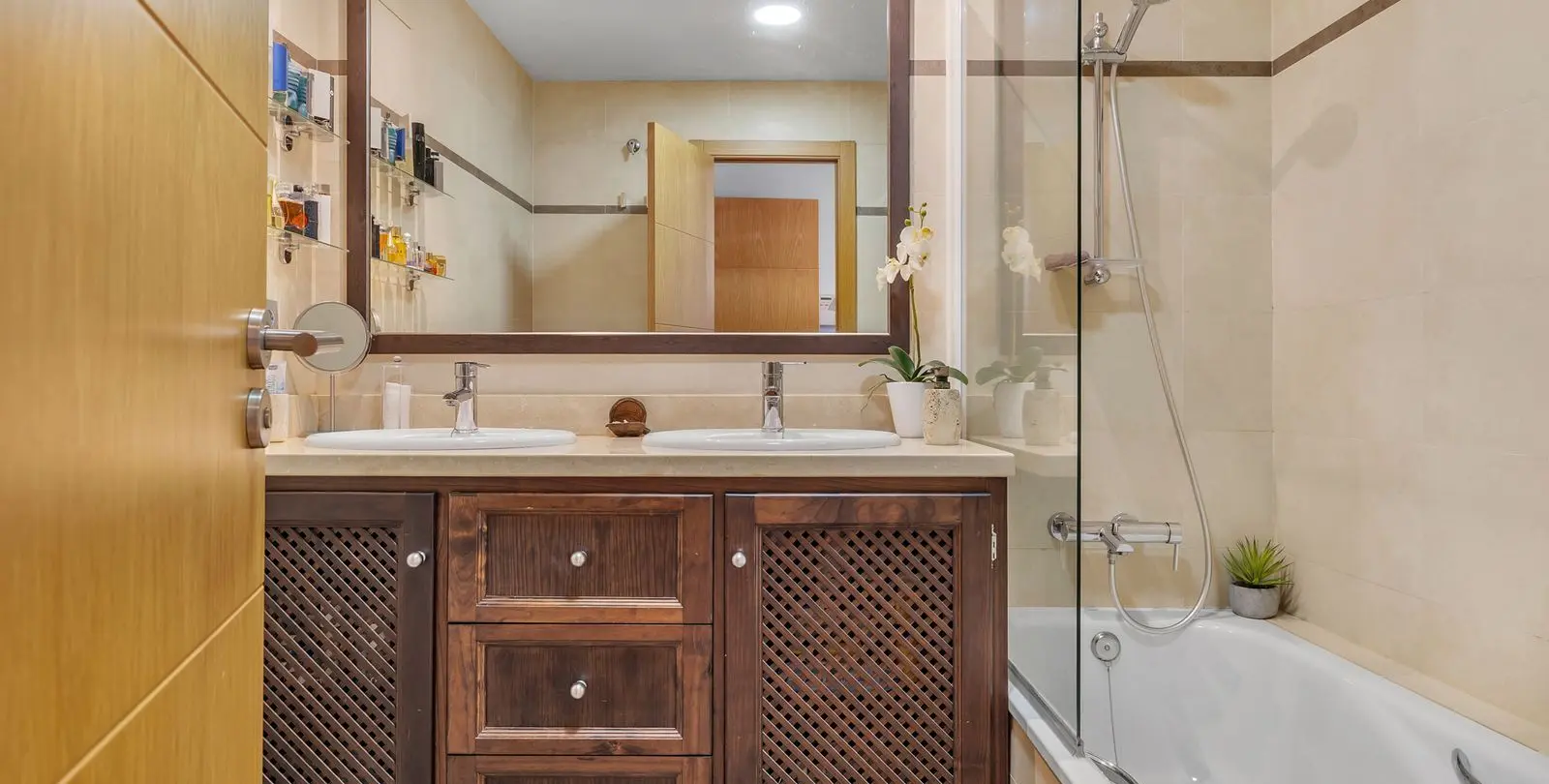 Sale of middle floor apartment in Benalmadena 22