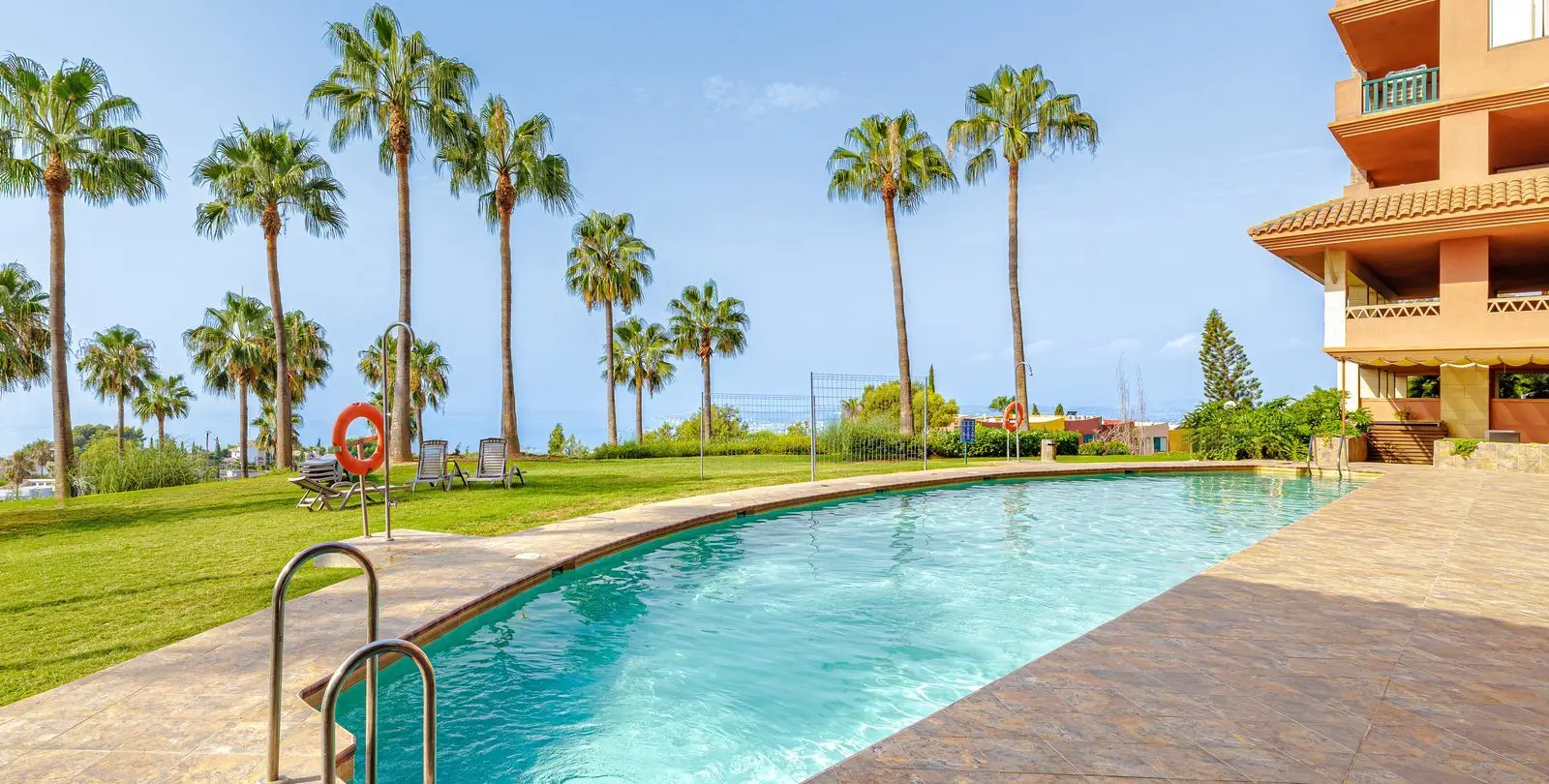 Sale of middle floor apartment in Benalmadena 4