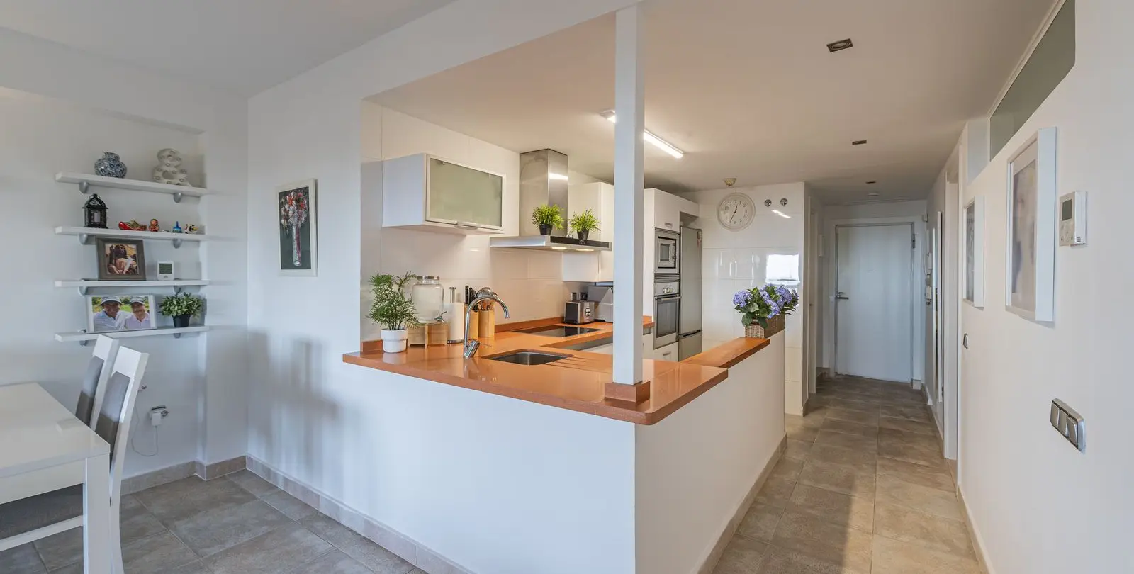 Sale of middle floor apartment in Benalmadena 8