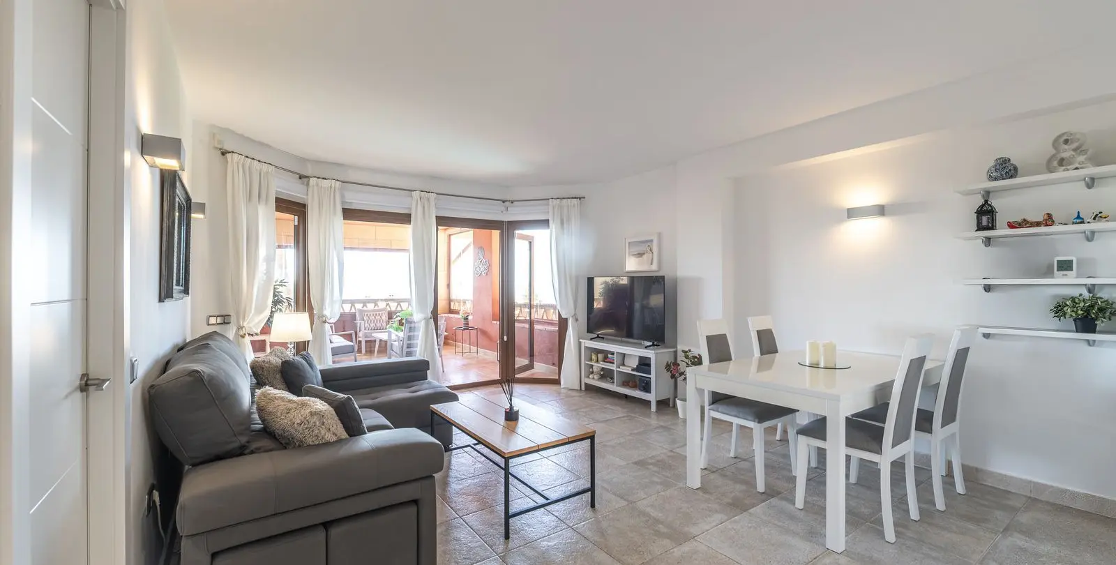Sale of middle floor apartment in Benalmadena 14