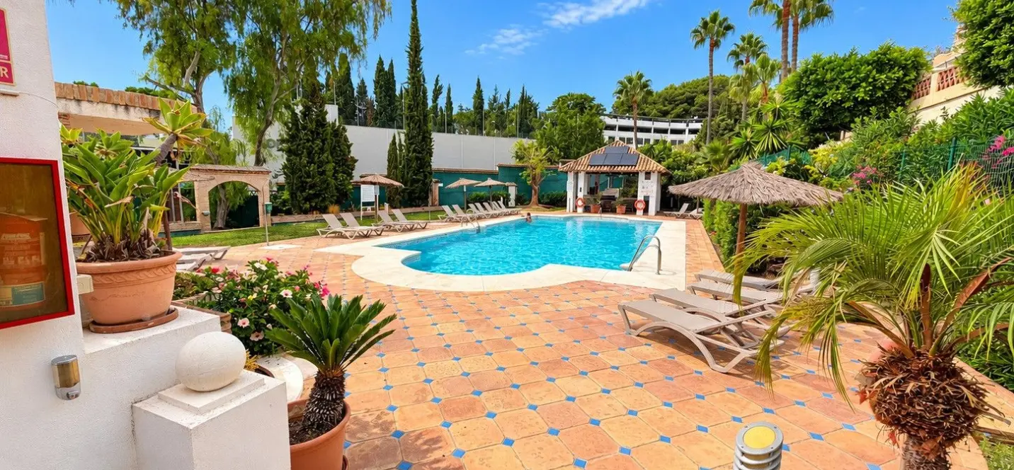 Venta de apartamento en planta baja en Nueva Andalucía 1