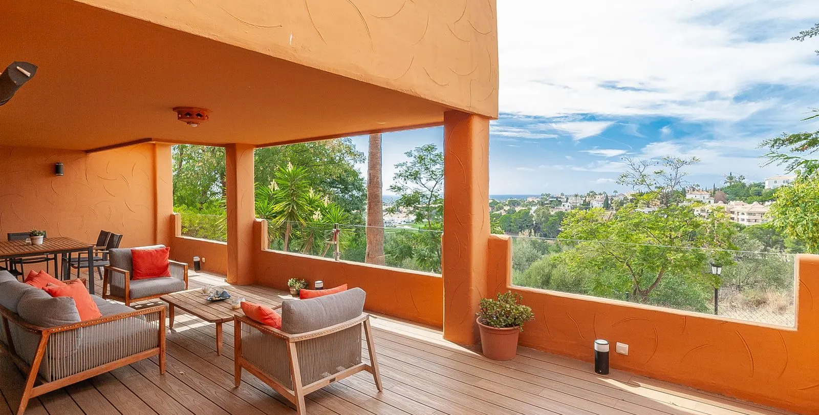 Sale of ground floor apartment in Elviria 1
