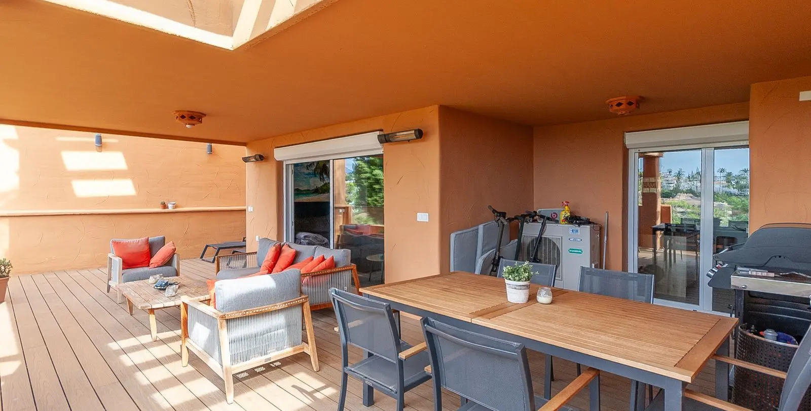 Sale of ground floor apartment in Elviria 3