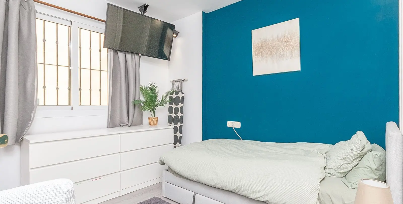Sale of ground floor apartment in Elviria 9