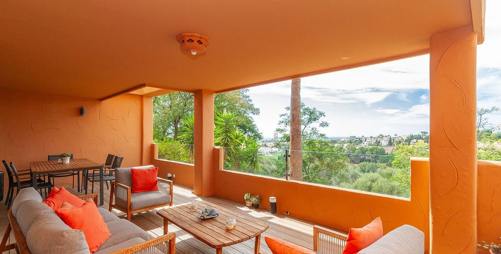 Sale of ground floor apartment in Elviria 10