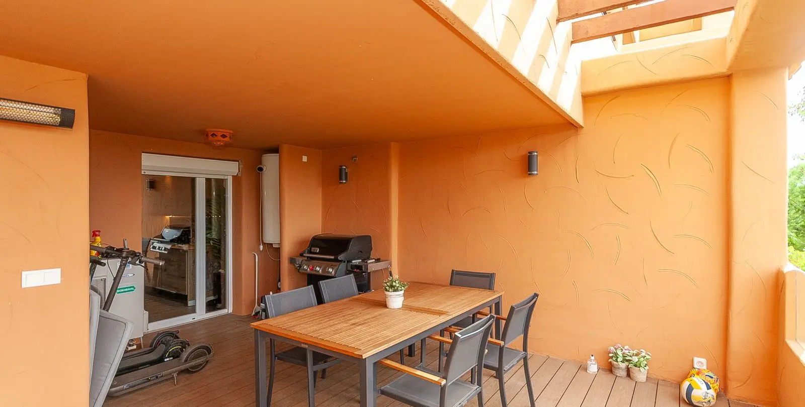 Sale of ground floor apartment in Elviria 20