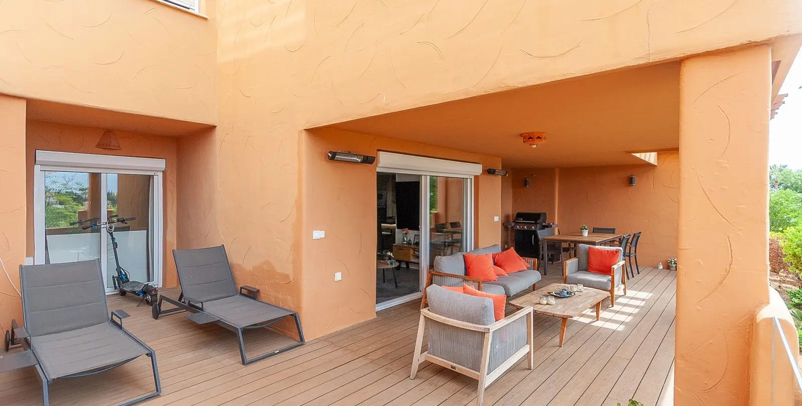 Sale of ground floor apartment in Elviria 21