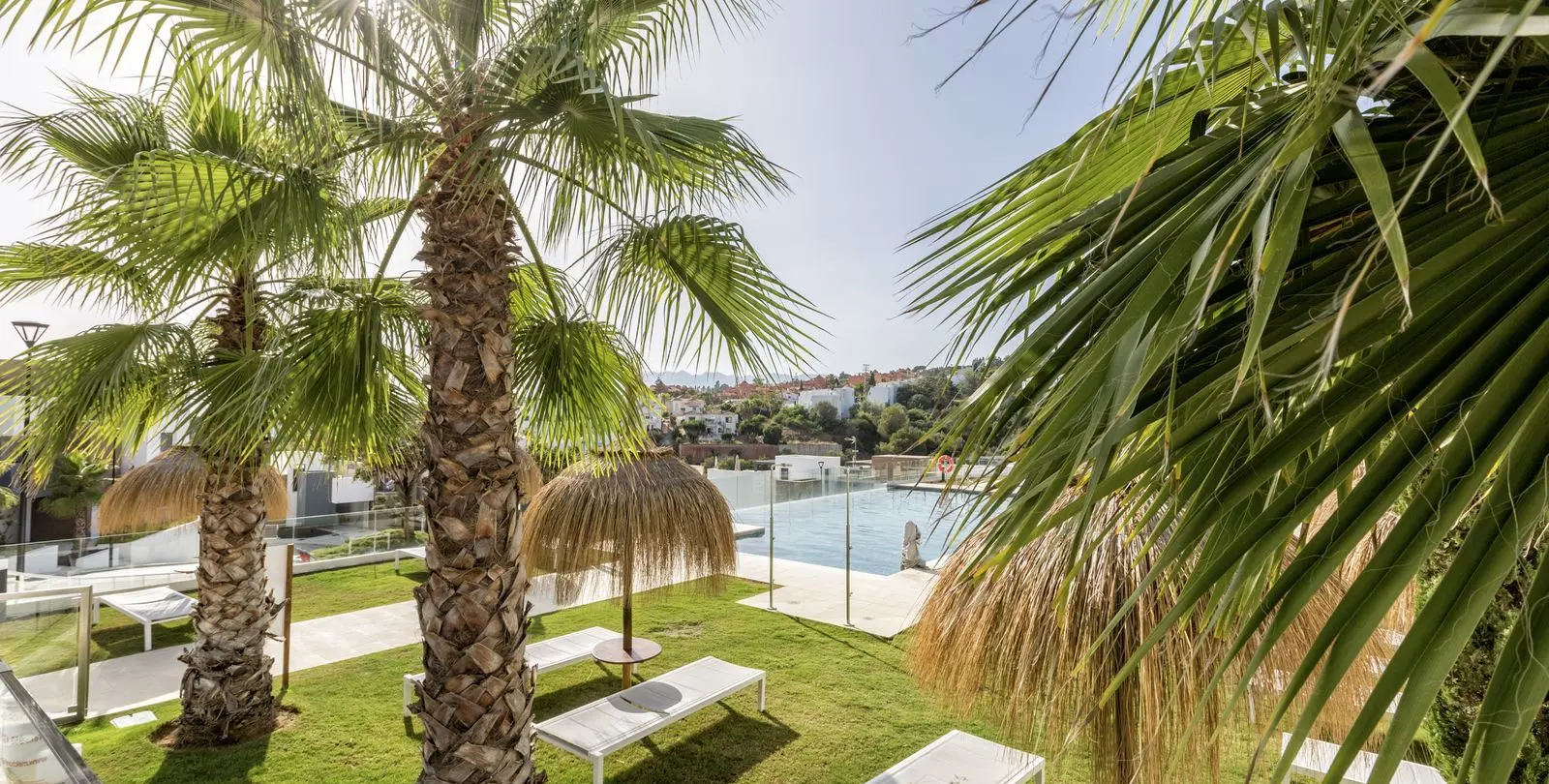Sale of ground floor apartment in Cabopino 10