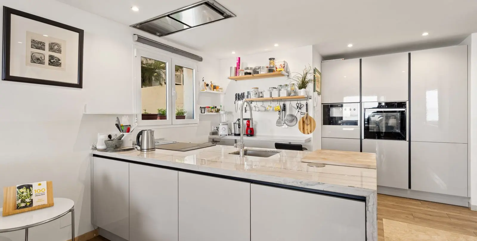 Venta de apartamento en planta media en Estepona 7