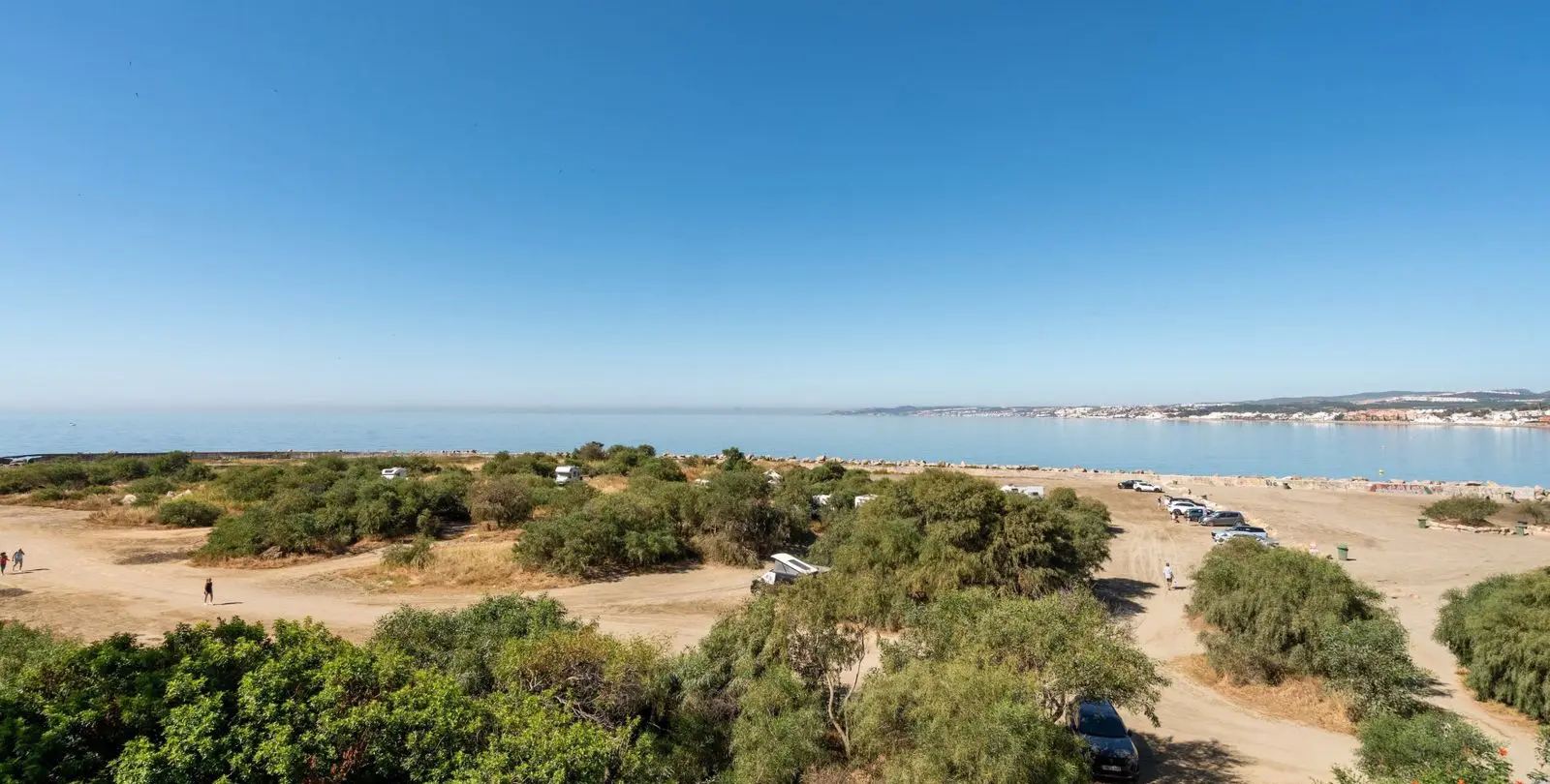 Venta de apartamento en planta media en Estepona 24