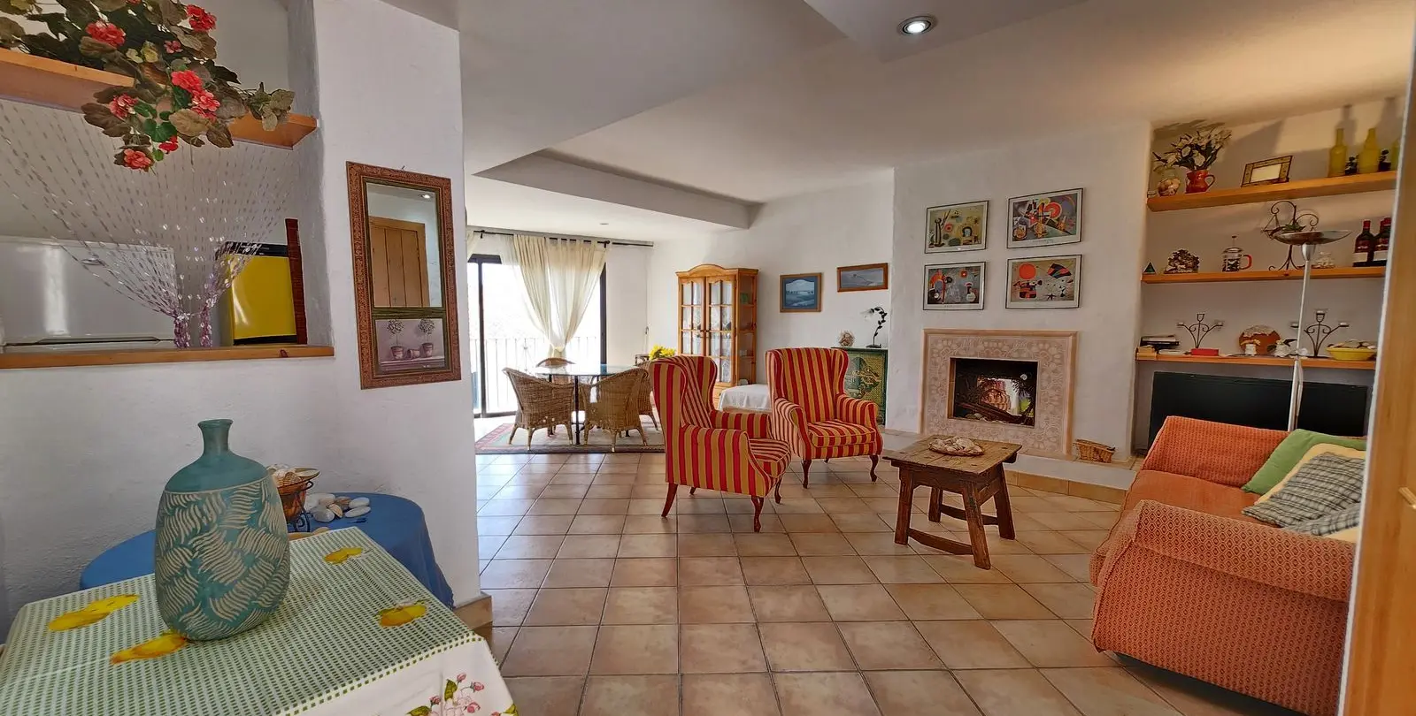 Venta de apartamento en planta media en Puerto Banús 4