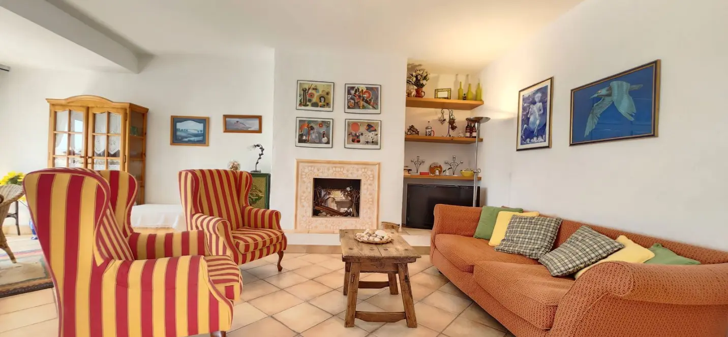 Venta de apartamento en planta media en Puerto Banús 4