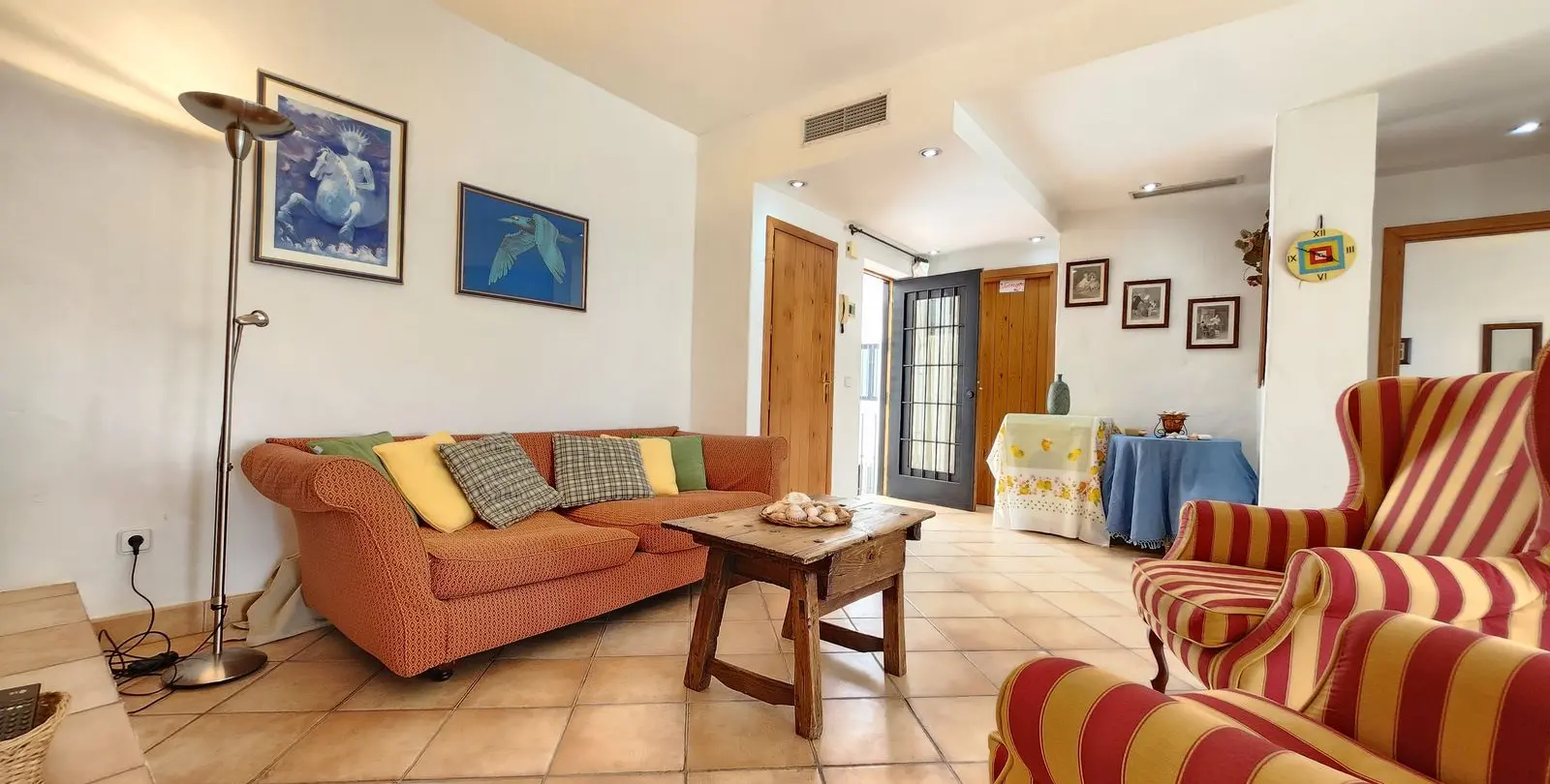 Venta de apartamento en planta media en Puerto Banús 6