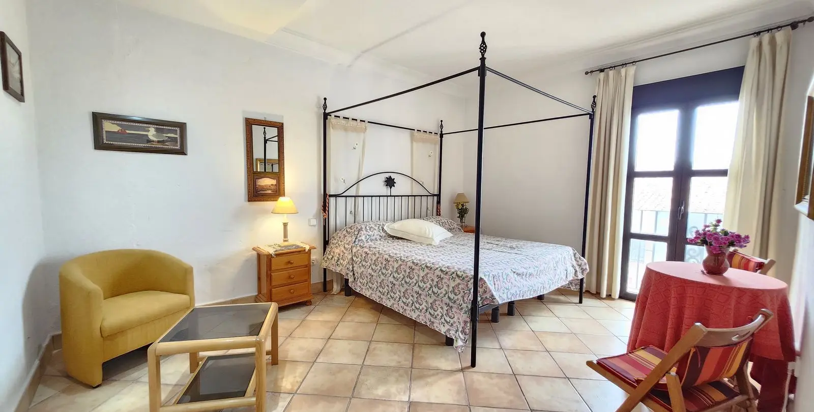 Venta de apartamento en planta media en Puerto Banús 15