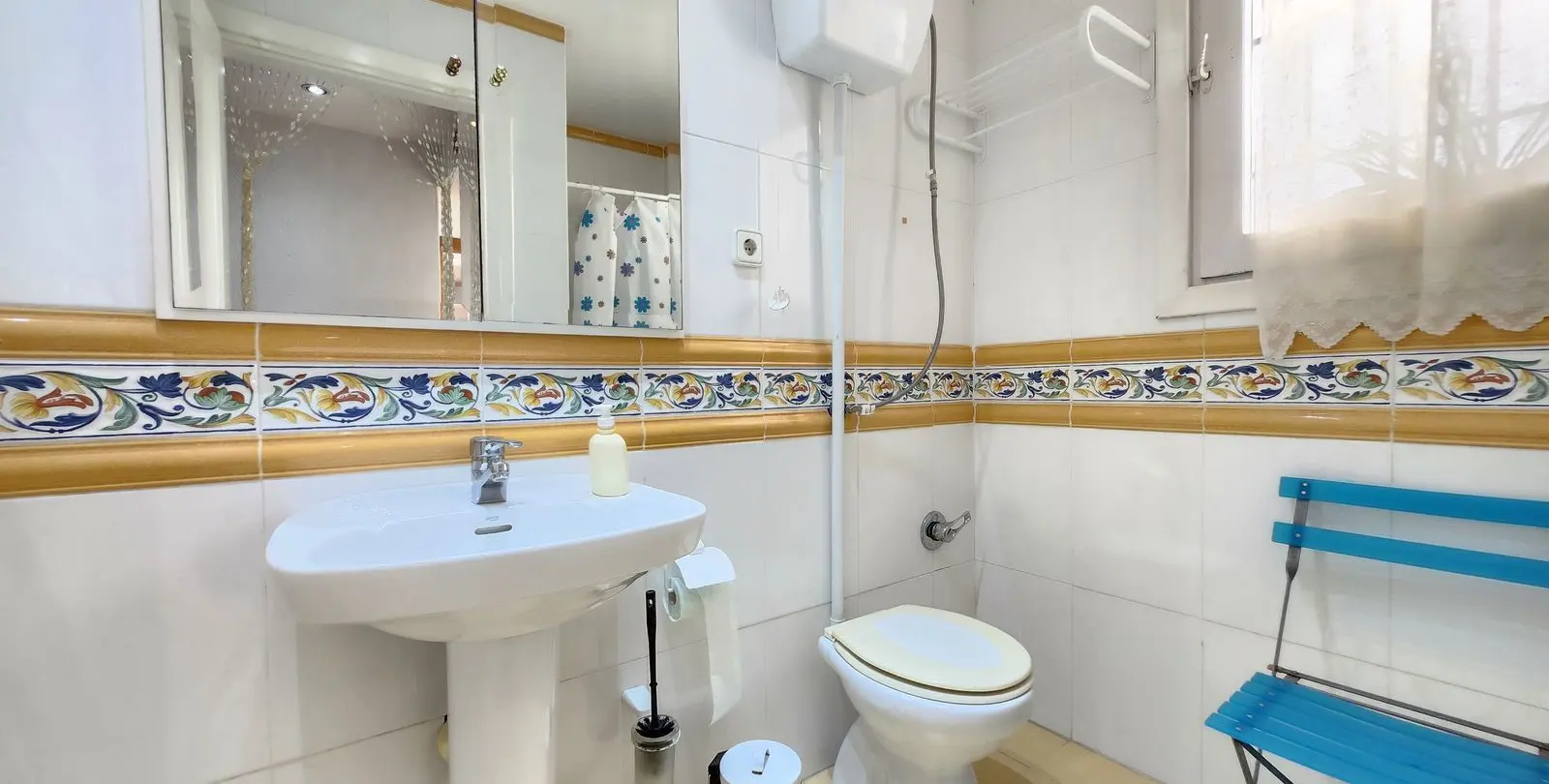Venta de apartamento en planta media en Puerto Banús 27