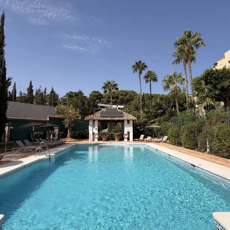 Venta de ático dúplex en Nueva Andalucía