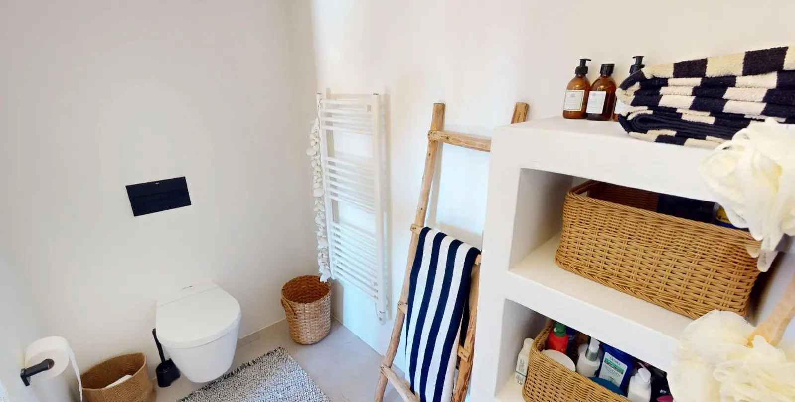 Sale of detached villa in Colmenar 14