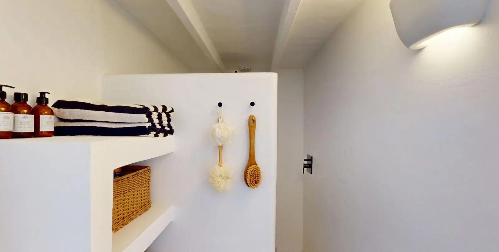 Sale of detached villa in Colmenar 15