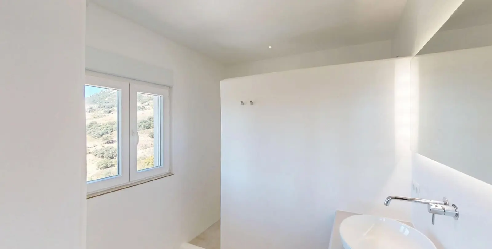 Sale of detached villa in Colmenar 23