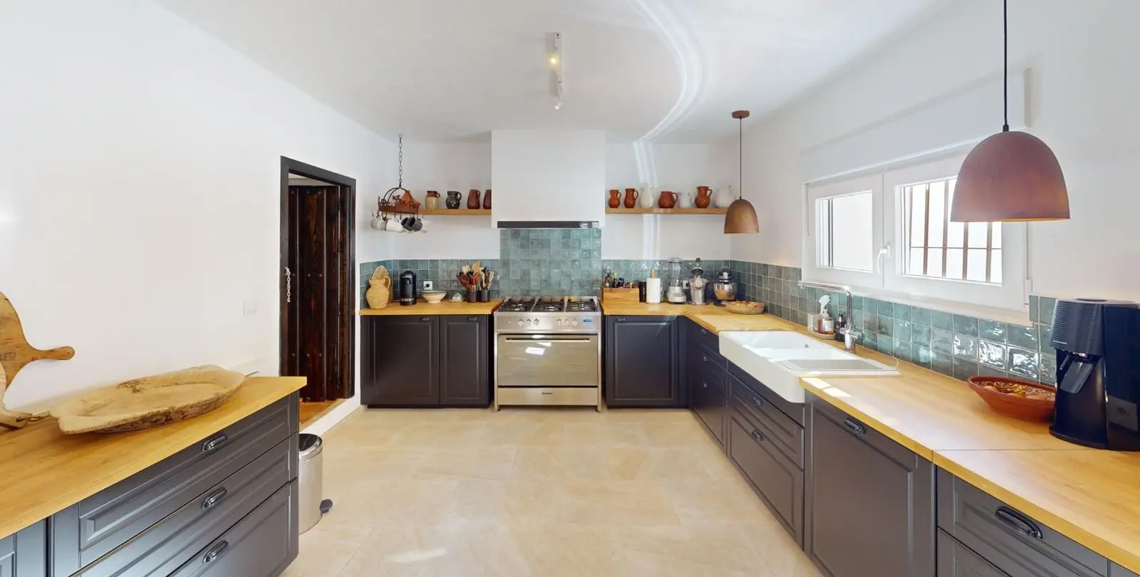 Sale of detached villa in Colmenar 35