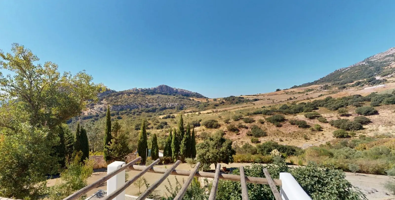 Sale of detached villa in Colmenar 43