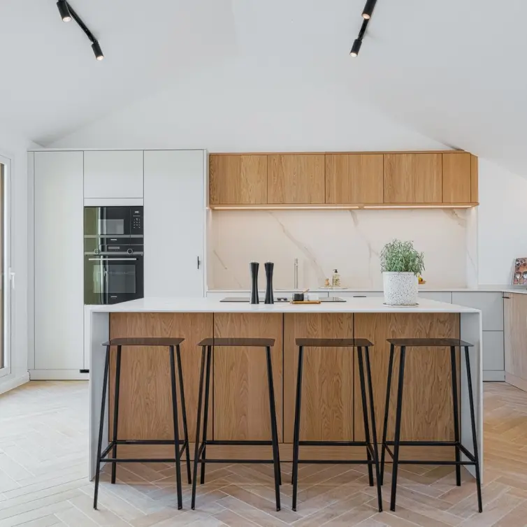 Sale of penthouse in New Golden Mile