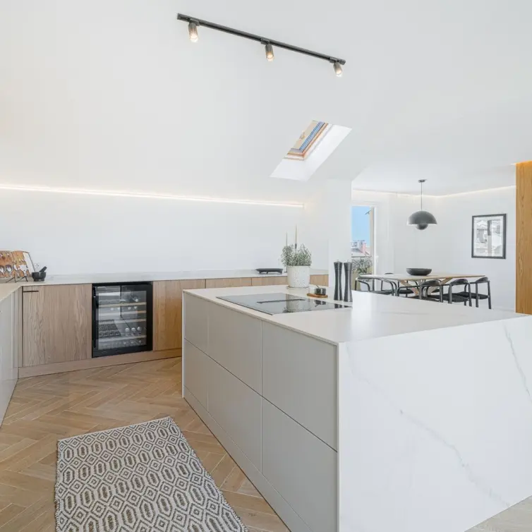 Sale of penthouse in New Golden Mile