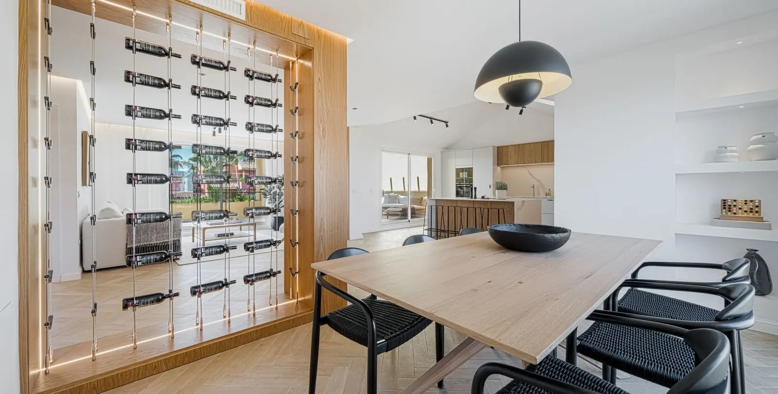 Sale of penthouse in New Golden Mile 11