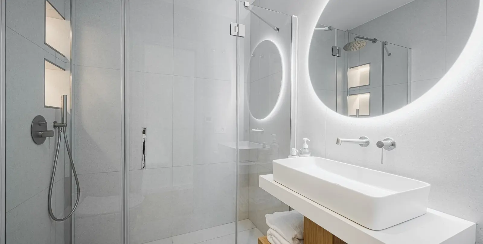 Sale of penthouse in New Golden Mile 17