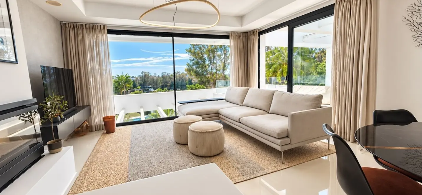 Venta de ático dúplex en Benahavís 2