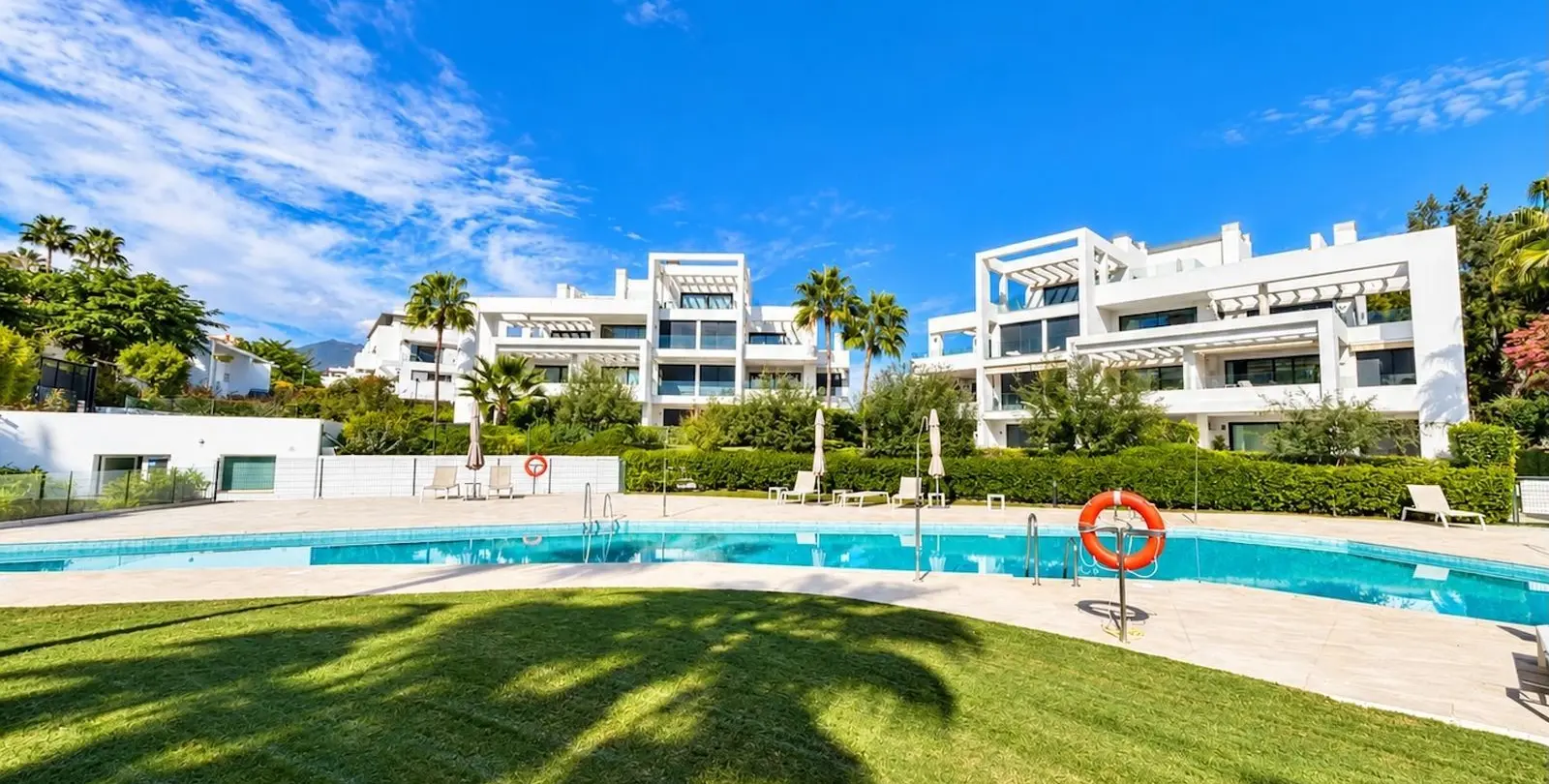 Sale of penthouse duplex in Benahavís 11