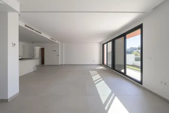 Image 4 thumb