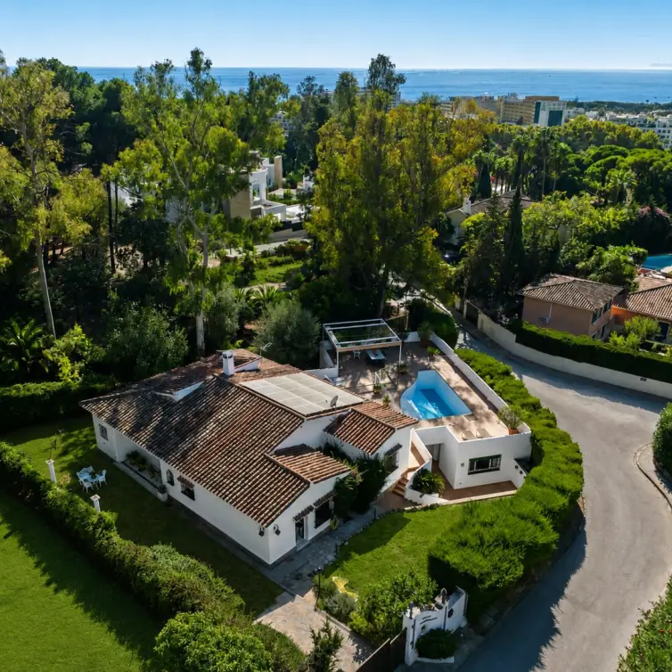 Venta de villa independiente en Marbella
