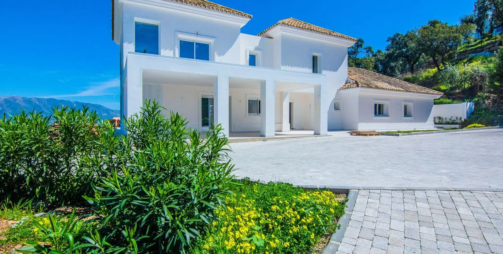 Sale of detached villa in La Mairena 6