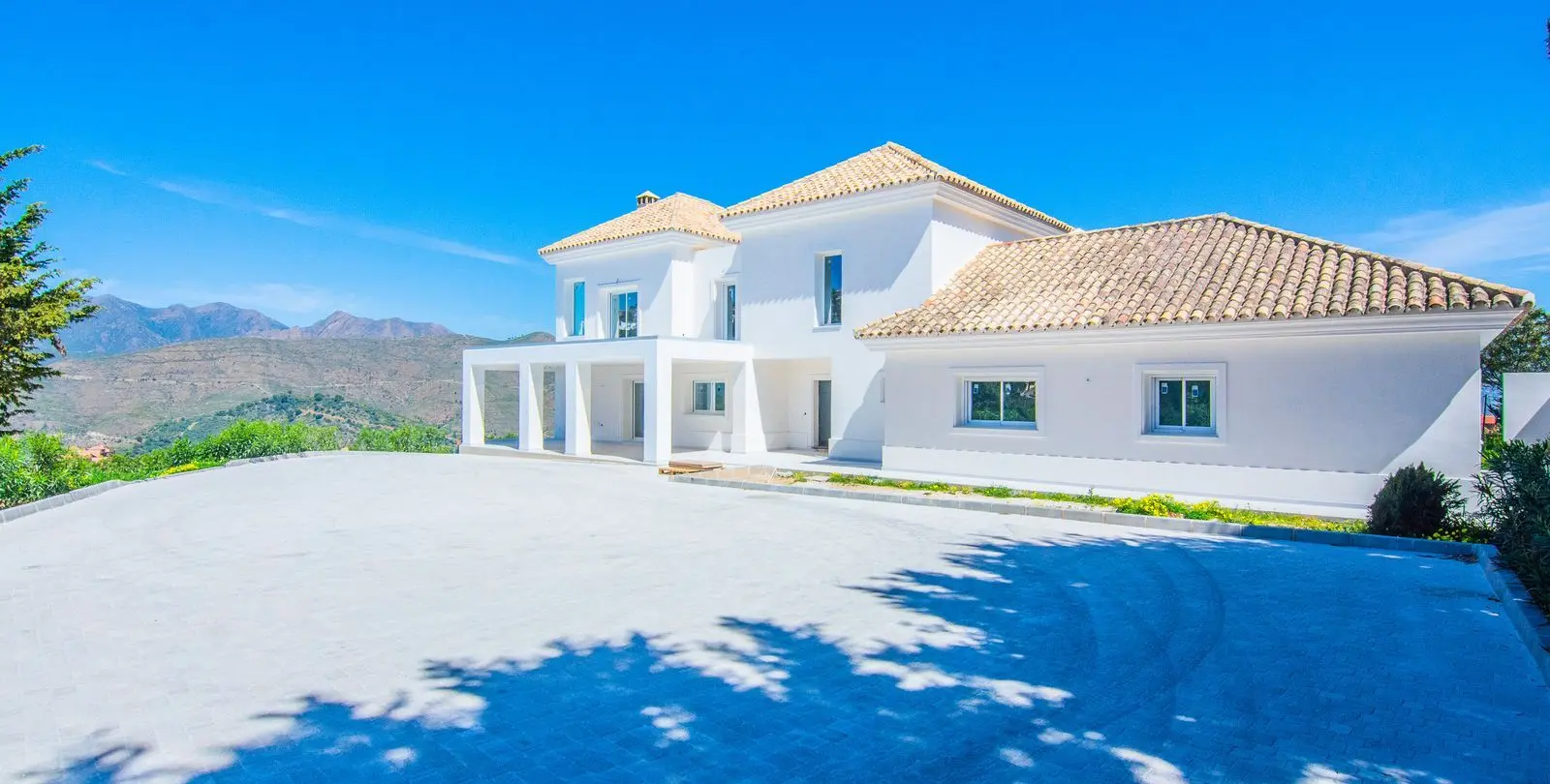 Sale of detached villa in La Mairena 14