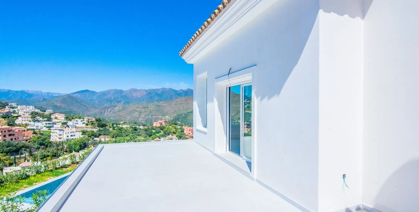 Sale of detached villa in La Mairena 23