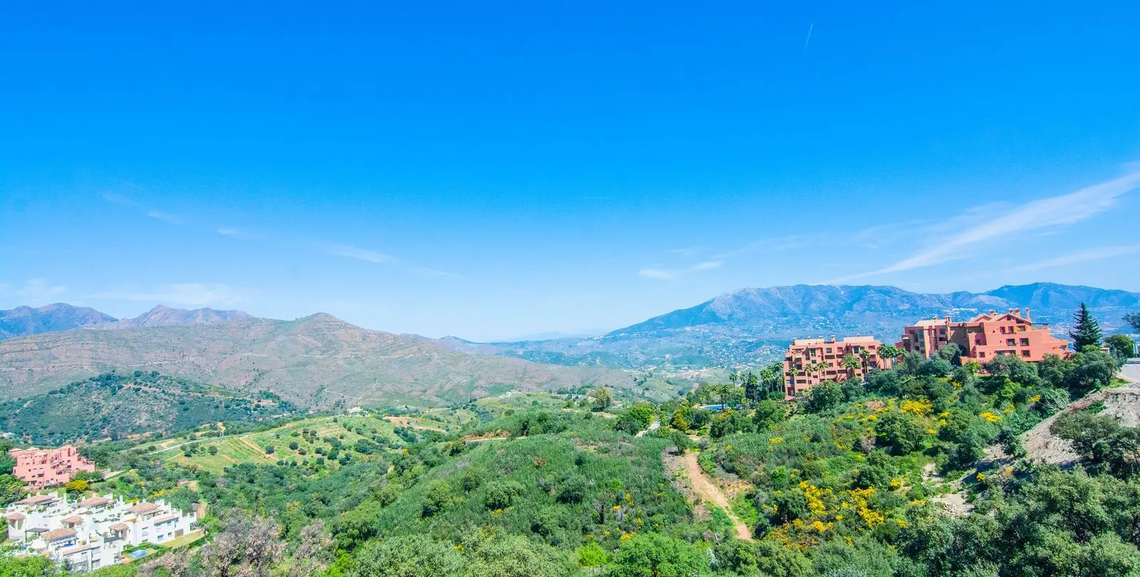 Sale of detached villa in La Mairena 24